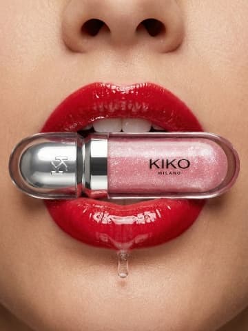 Glossy Lip Macro